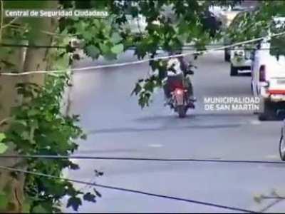 WCGW robbing someone and fleeing the scene