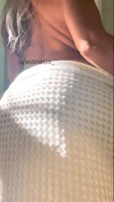 Tiny body with a big surprise under the towel :)