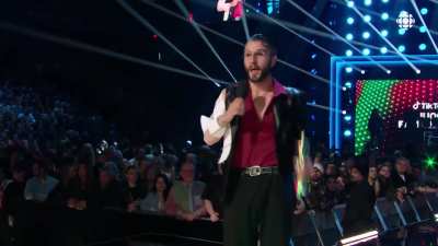 bbno$ calls Elon Musk 