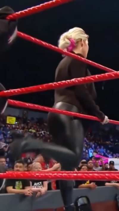 Alexa in black (RAW 13/11/2018)