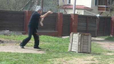 Self defence against a crate tutorial