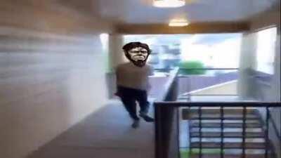 How Beast titan deliver the package vs Cart titan