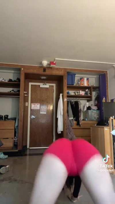 jadelidamelio. Gyatt 😫🤤