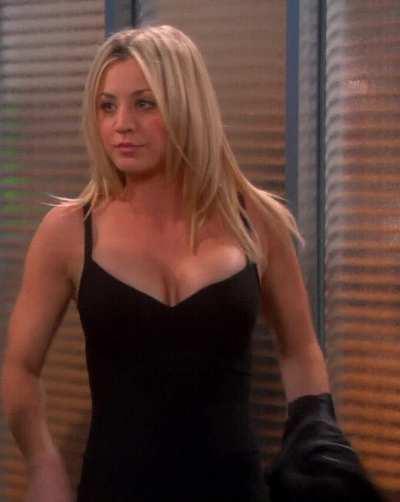 Kaley Cuoco 👀