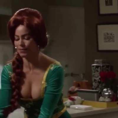 Sofia Vergara busts out for Halloween