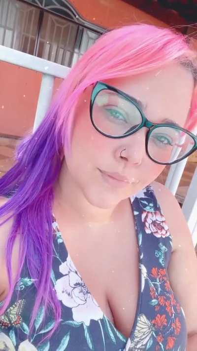 A Laura me faz gozar tanto. Peituda gostosa