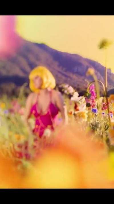 Selena looking hot Af in this