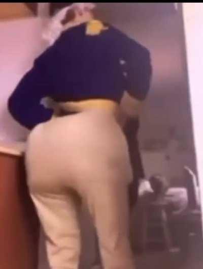 Komi-san sad cat dance