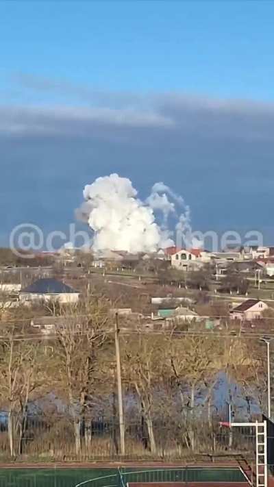 Supposedly explosion of the air defense system in Vitino in Crimea.