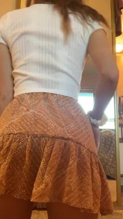 Her photos and more videos! Link in Comments