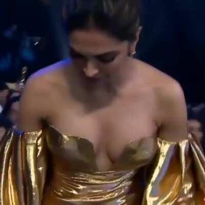Someone titfuck Deepika Padukone with me