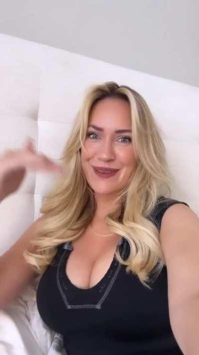 Wishing a happy new year on her Ig stories