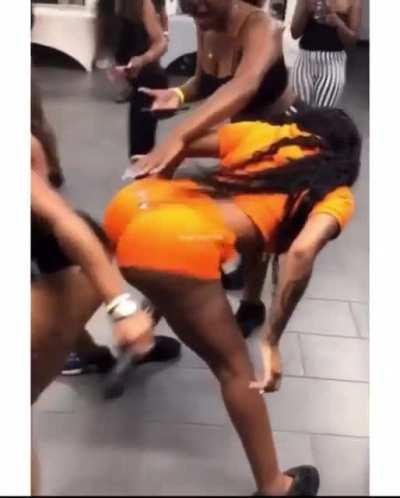 Nene throwin’ dat mf