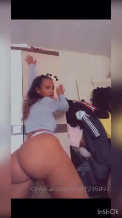 She stopped selling vids 😬