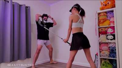 “Got that one!” Dazz wants to try out every sport on my balls, starting with golf! Yeah, this is gonna hurt.. 😭⛳️