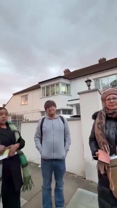 Man tells volunteers to leave his street and calls then antisemitic