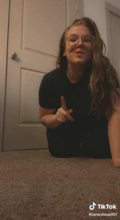 pawg doing the jack-o pose