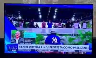 Persona se hace pasar por reconocido defensor de derechos humanos y le mienta la madre a todos en vivo