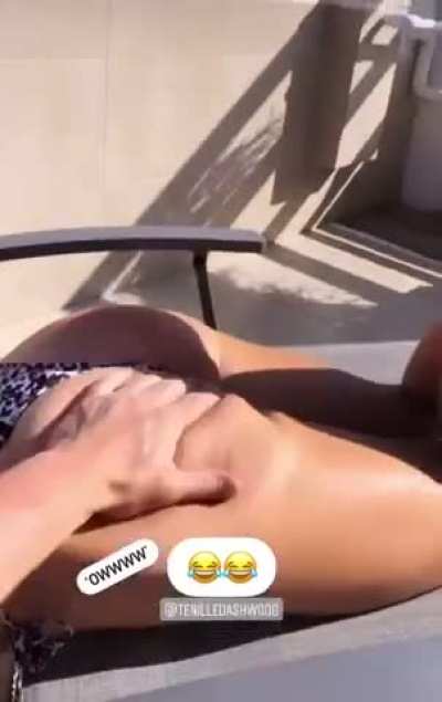 Tenille Dashwood getting her ass slapped (with sound)