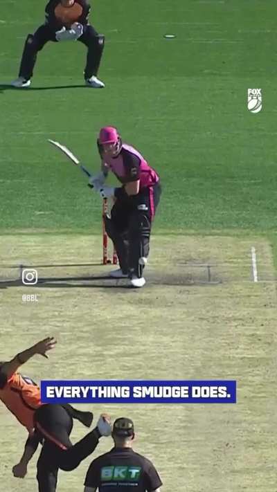 Kohli could learn a thing or two about leaving a ball from Steve Smith 