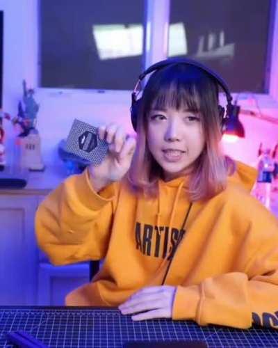 Lily's magic trick (Make-up and no glasses Lily)