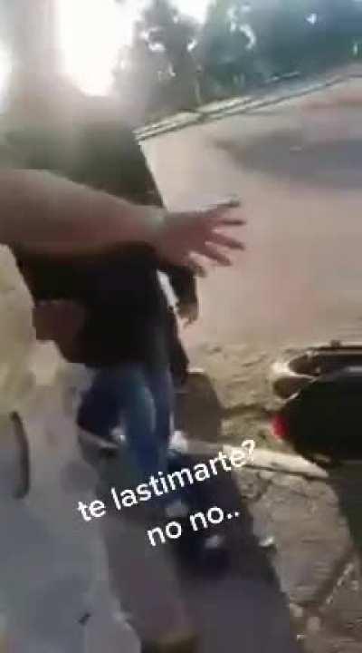 ¿Te lastimaste? - No no.