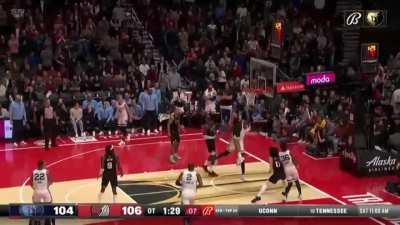 [Highlight] JJJ drives in to tie the game