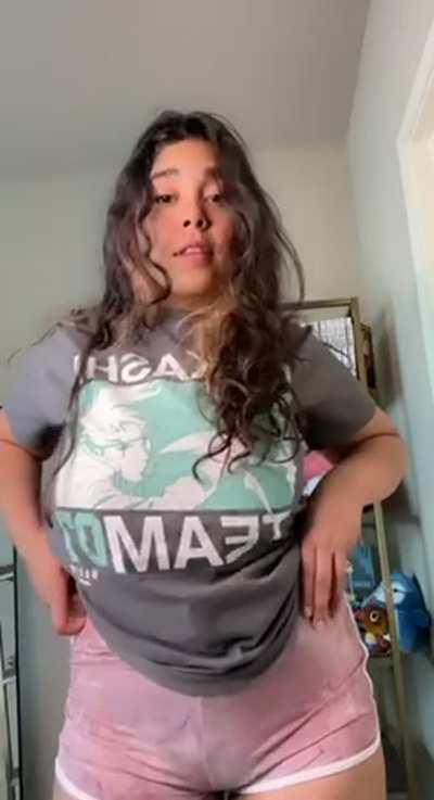 I need volunteers that can fuck me but also play with my soft boobies