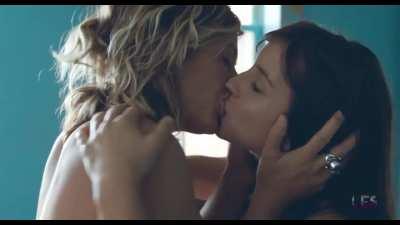 Chinese Puzzle (2013) - Cecile De France & Flore Bonaventura