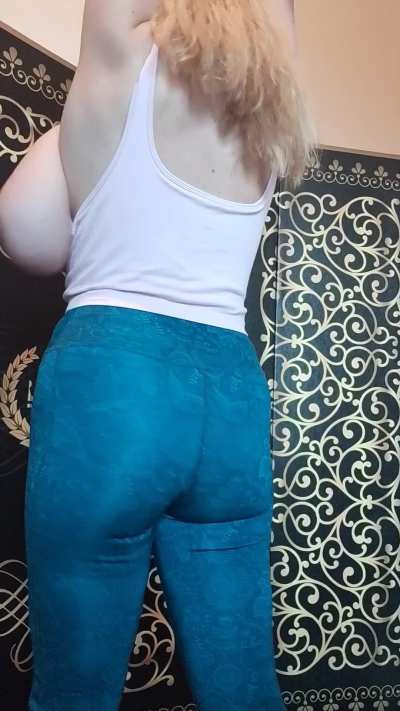 Showing off my huge sidewinders