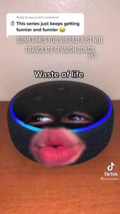 Paquita still hits in English 😂