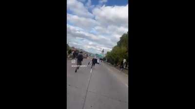 A old man almost lynched for defying peaceful Pro Palestine protesters, he probably owns his life to whoever created the glass of his windows