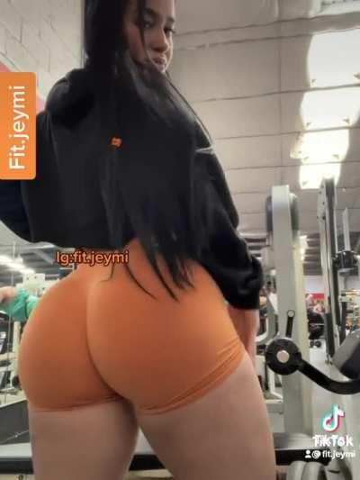 Jeyms Brenda (@fit.jeymi)