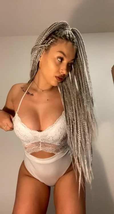 I hope that the 5 guys who see this like my petite body😘