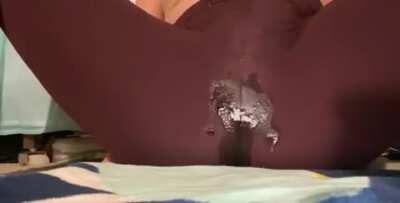 My first time squirting through leggings 👀