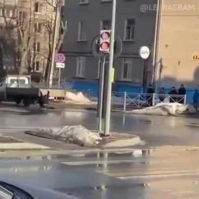 What a dumbass, he forgot his skateboard