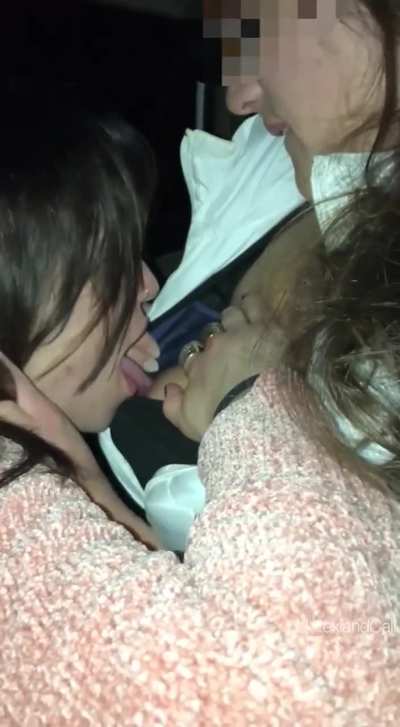 Ever picked up a girl at the bar? We matched with this pretty girl on tinder. Met her out and about, then brought her back home for some fun 😍 this is my favorite part of the lifestyle