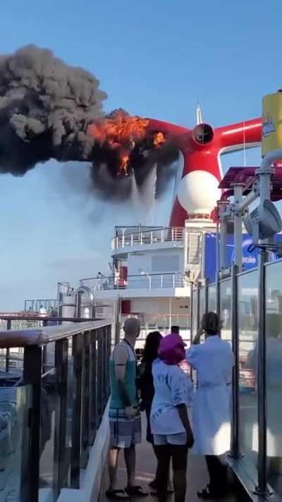 to relax on a holiday cruise