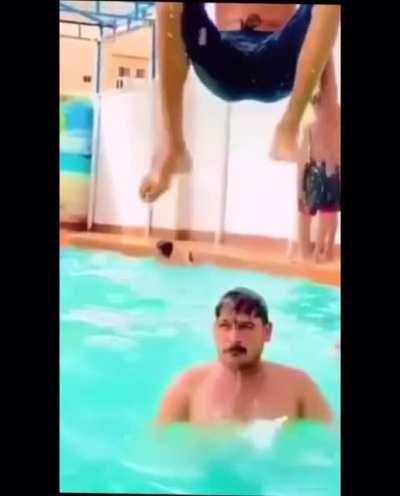 That hurt me so bad ima call off work