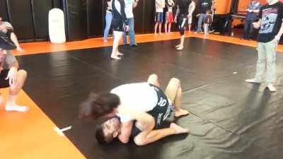 Julianna Pena Vs Guy - She taps him out