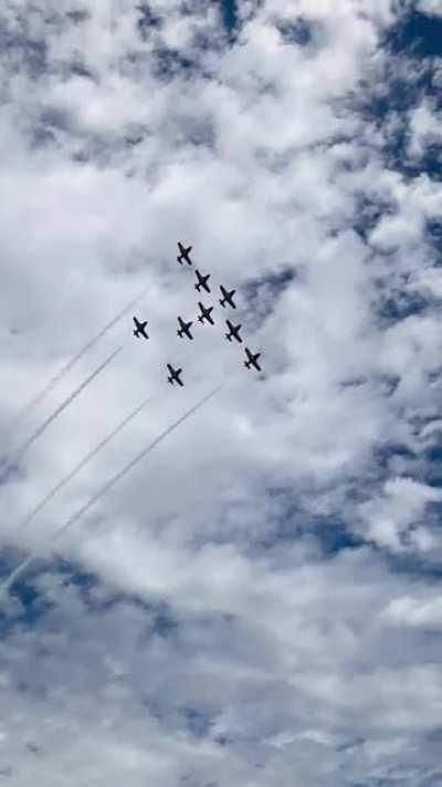 Epic flyby over my apartment in Centretown