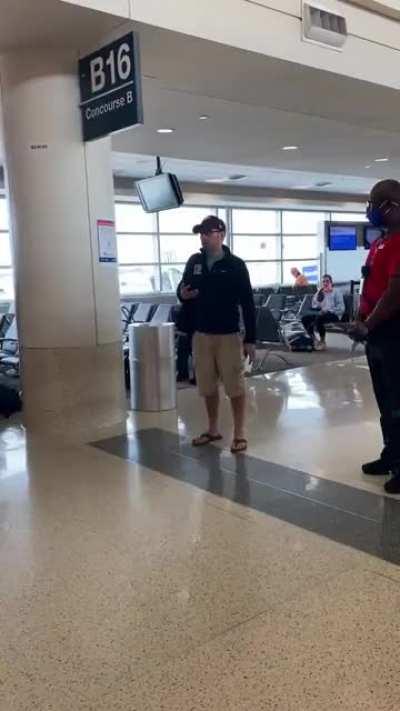 I got to see a real life Anti Masker at Chicago Midway Airport