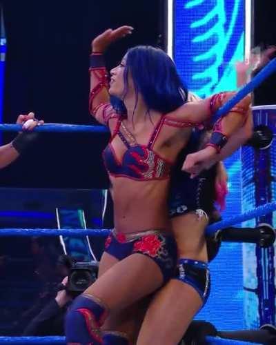 Sasha Banks Smothering Alexa Bliss