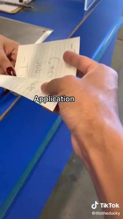 Esta tan dura la crisis que voy a poner a mi pato a trabajar