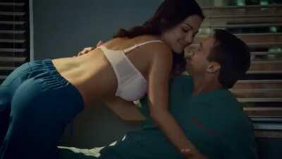 Imagine Erica Durance going down on you like this! 😎