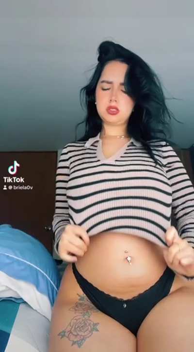 I love the curves of my beautiful body, do you too? ❤️😈❤️