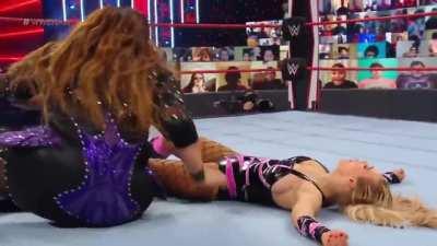 Lana samoan droped and defeated by Nia Jax