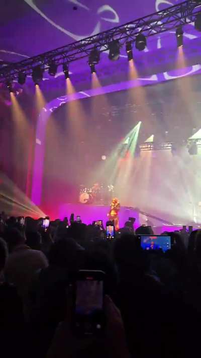 JoJo performing Ready To Love and Leave for a sold out Toronto crowd tonight