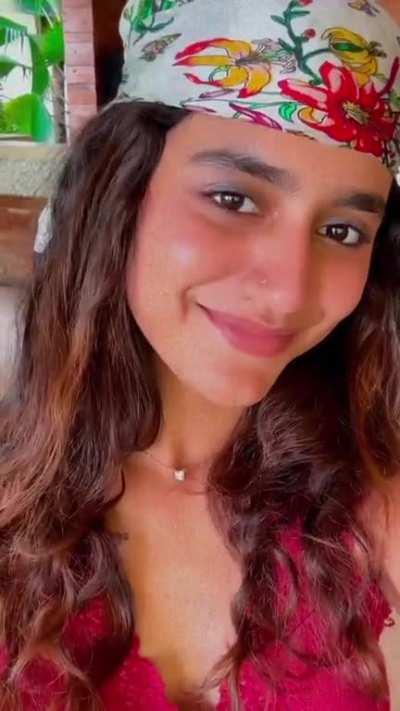 Priya Varrier 🥵💦