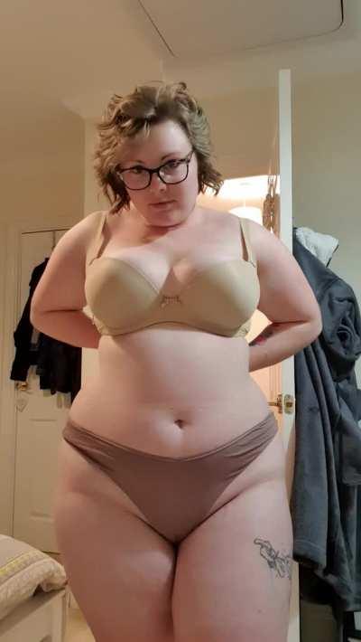 Have a little strip when I feel super cute 🔥 26(f)